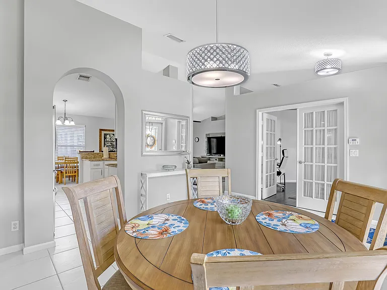 133 Black Olive Cres — Photo 8