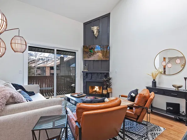 6861 N 2200 W APT 9X, Park City, UT 84098