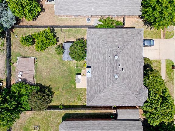 2nd image of 809 Ellsworth Ave