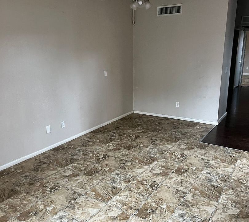 1st image of 2813 E Paradise Ln APT 102