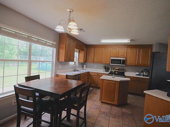 3rd image of 128 Champions Green Dr