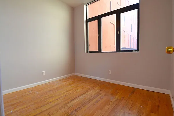 Rented by EXR | media 19
