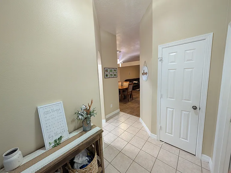 14922 Lanai Dr — Photo 3