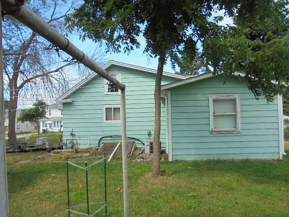 5th image of 906 Hollister Ave