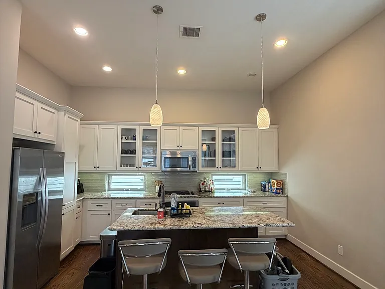 2441 Charleston St #B — Photo 3