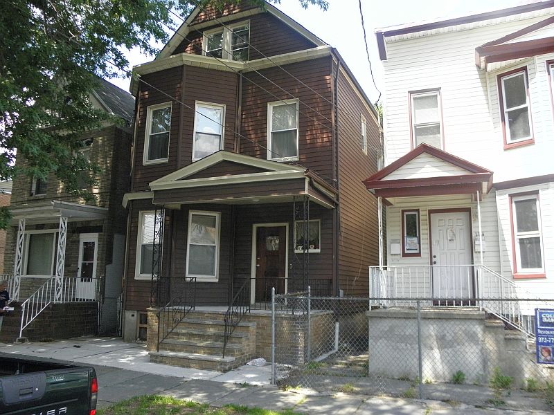 2nd image of 32 Wakeman Ave