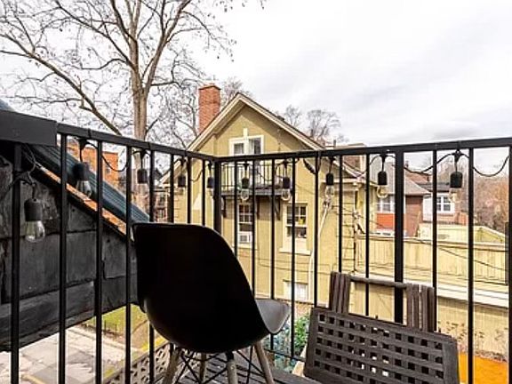 4th image of 307 Palmerston Blvd #4