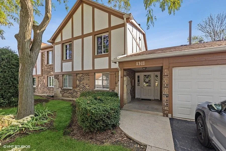 2 bed, $2,500 — Photo 2