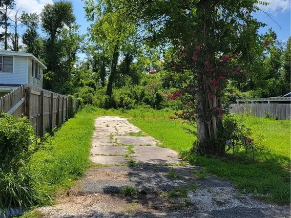 2425 Duraso Dr, Westlake, LA 70669