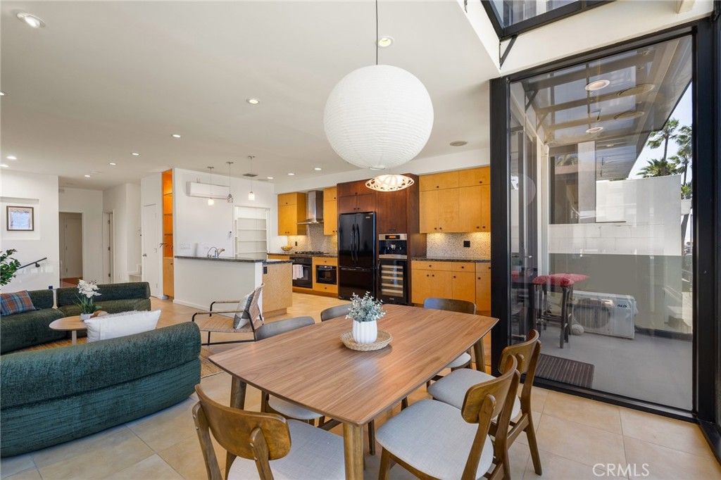 3009 Ocean Front Walk, Venice, CA - More