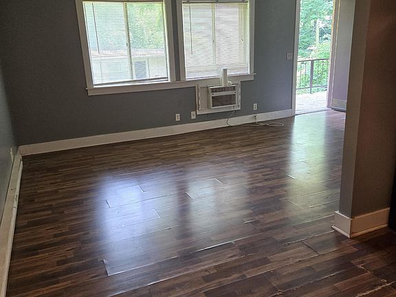 2nd image of 550 Harding Pl APT E119