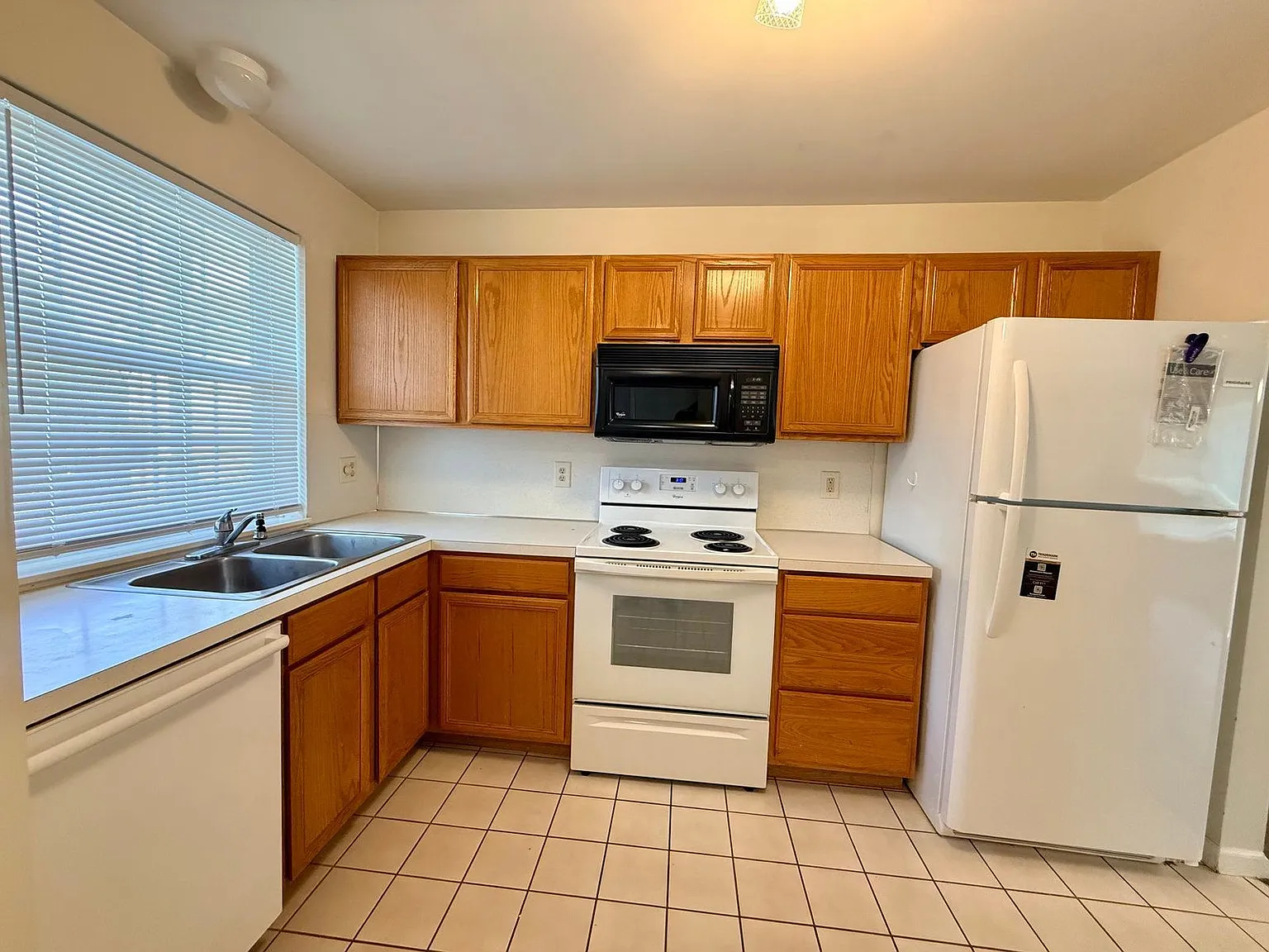 2 bed, 2.5 bath, 1144 sqft, $1,725 — Photo 4