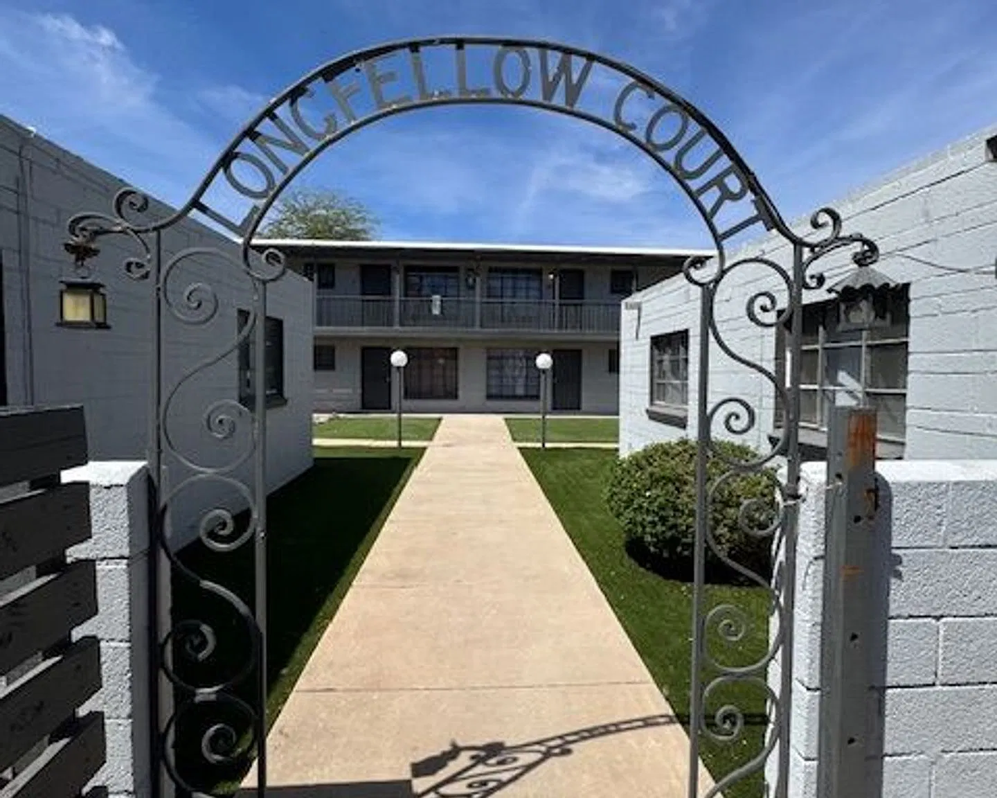 Longfellow Court — Photo 1
