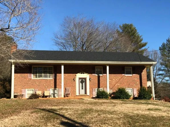 365 Tanglewood Dr, Lynchburg, VA 24502
