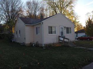 128 N East St, Cassopolis, MI 49031