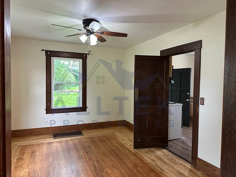 11900 Market St — Photo 9