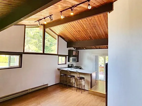 9801 NE 124th St, Kirkland, WA 98034