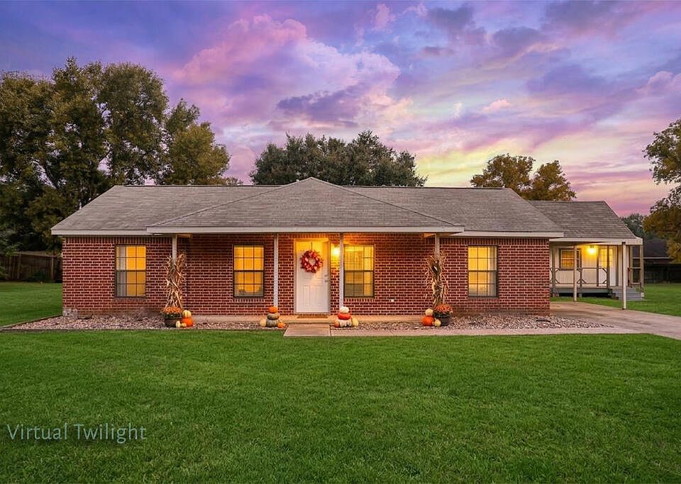 1st image of 129 Homer Cir