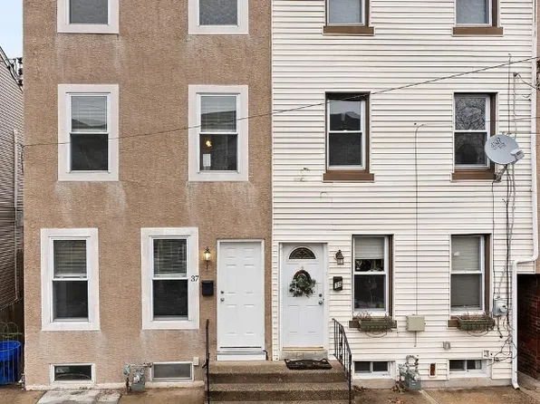 37 W 2nd St, Bridgeport, PA 19405