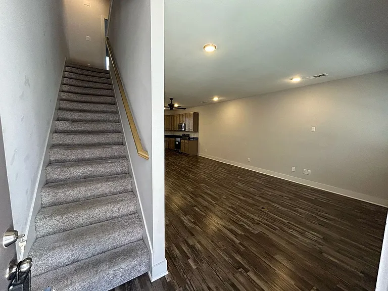 212 Stellariga Pl — Photo 18
