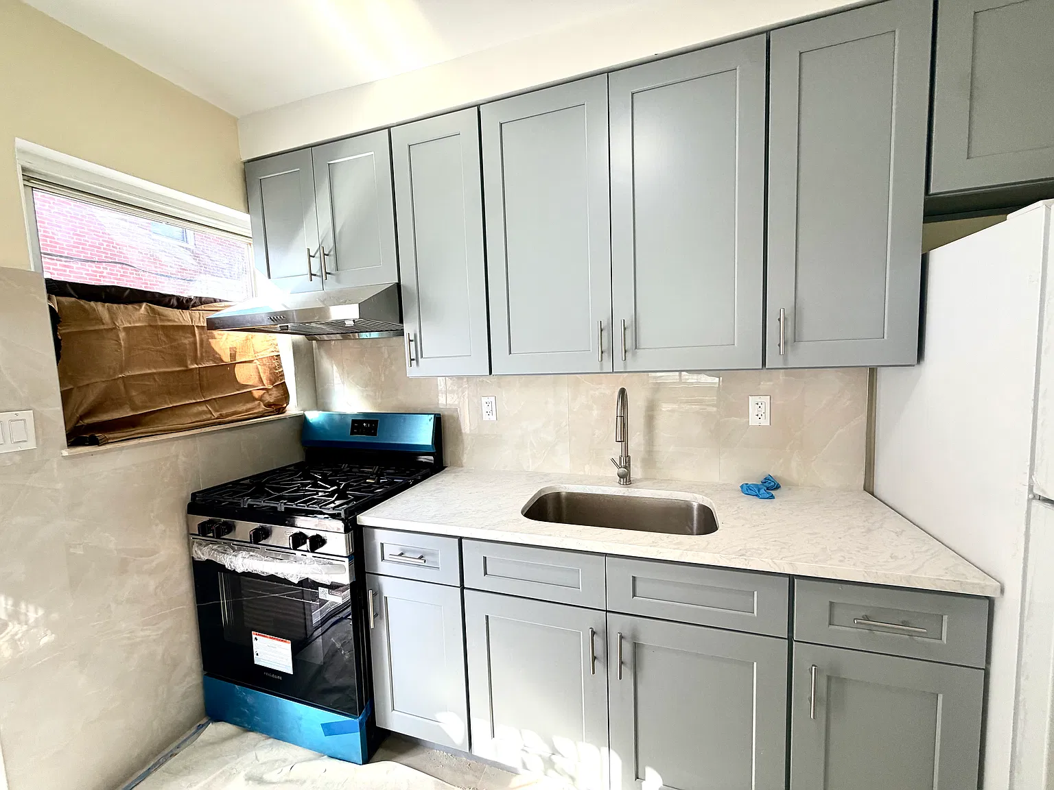 2 bed, 850 sqft, $2,900 — Photo 3