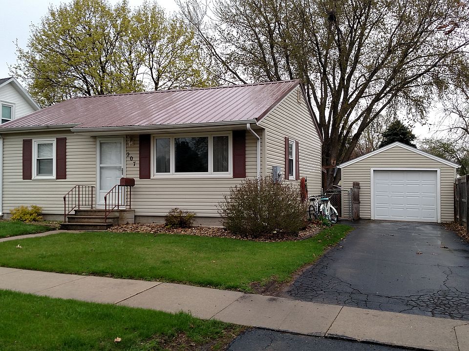 1st image of 207 J Ave