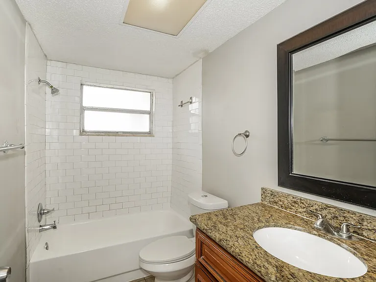 11610 Meadow Dr — Photo 14