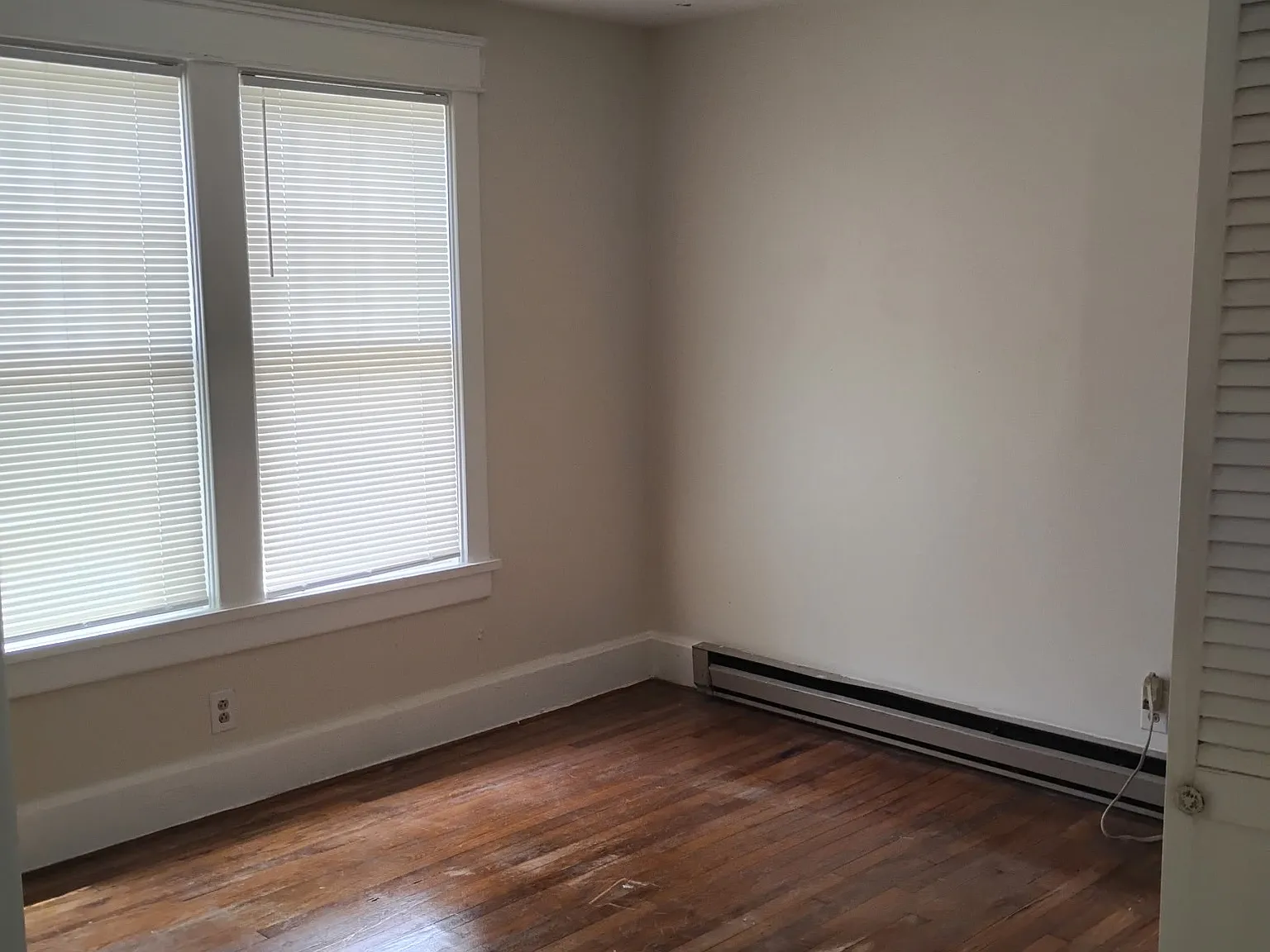 3 bed, 1.0 bath, 1000 sqft, $1,500 — Photo 4