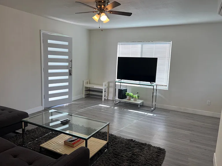 4553 Texas St — Photo 18