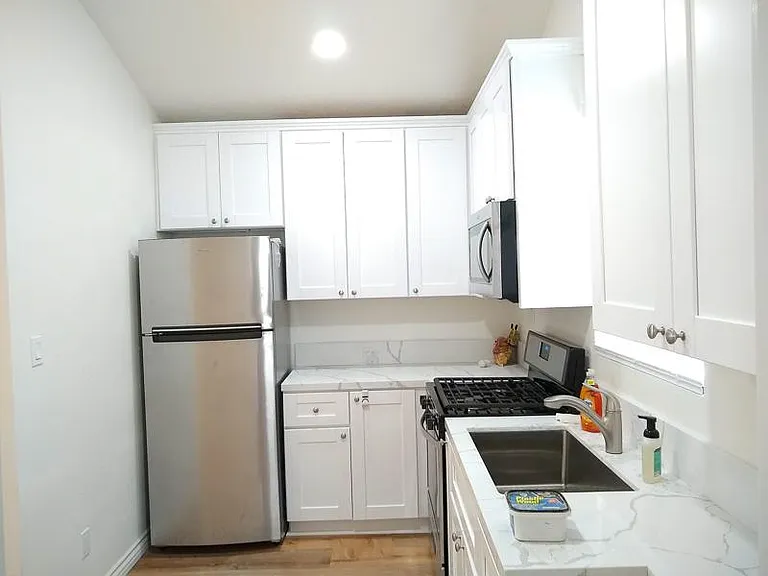 322 1/2 E Wilshire Ave #322-1/2 — Photo 5