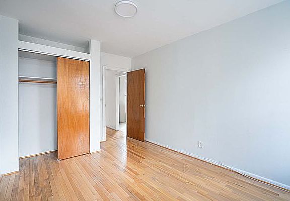 4th image of 332 E 72nd St #2E