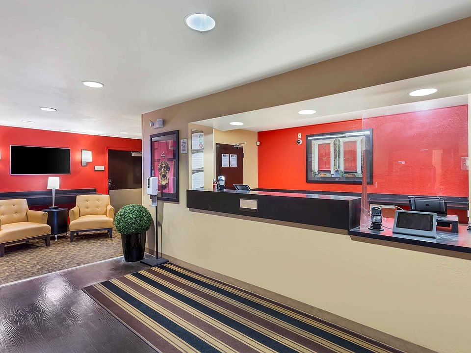 Lobby and Guest Check-in