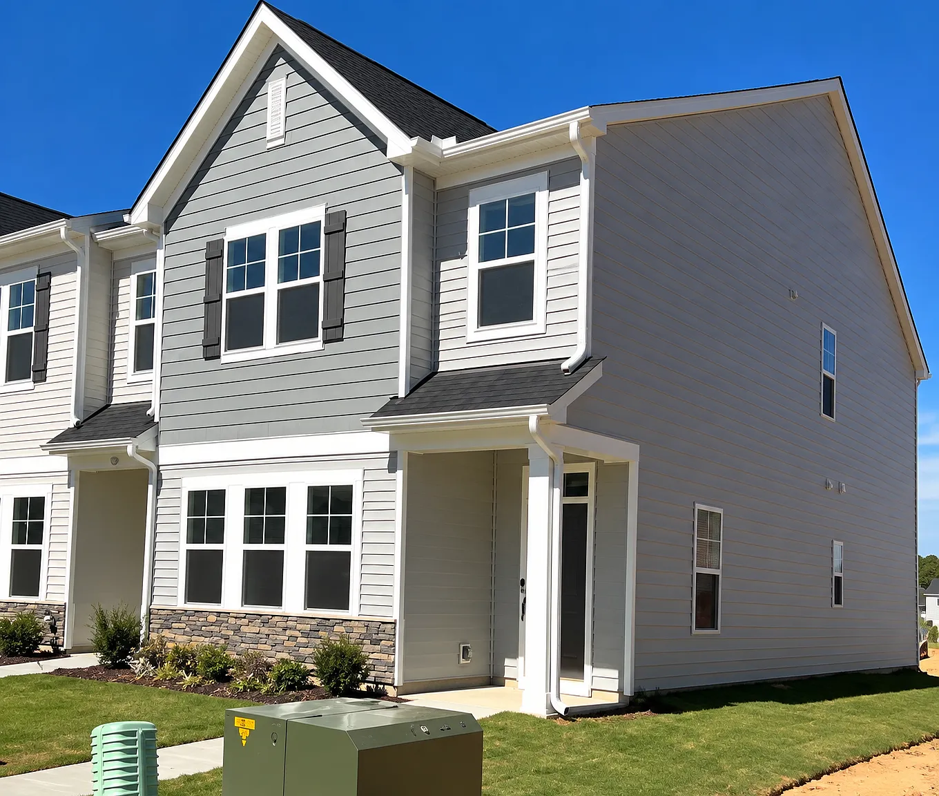 3 bed, 2.5 bath, 1950 sqft, $1,774 — Photo 1