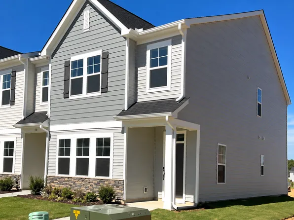 517 Venetian Dr, Sanford, NC 27330