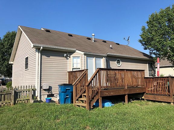 2nd image of 310 Lakes Edge Dr