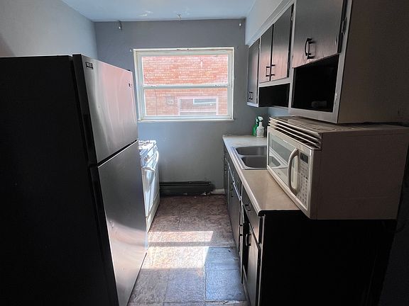 4th image of 1015 Winfield Ave APT 1