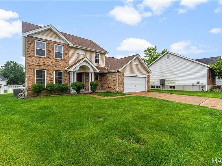 208 Kylewood Ct — Photo 3
