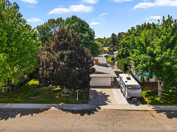 4th image of 3541 N Pepperwood Dr