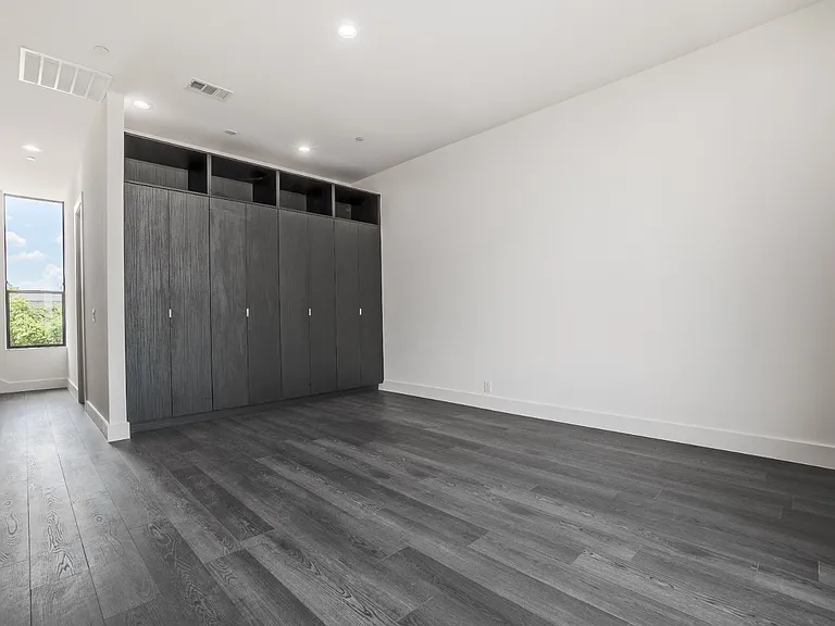 4322 Roseland Ave #9 — Photo 8