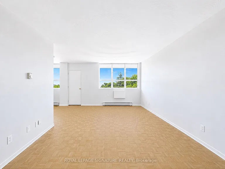 525 Eglinton Ave E #804 — Photo 2