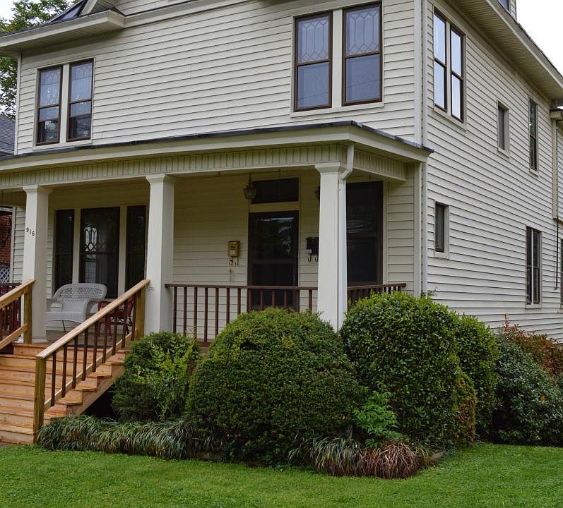 1st image of 916 Winona Ave SW #A