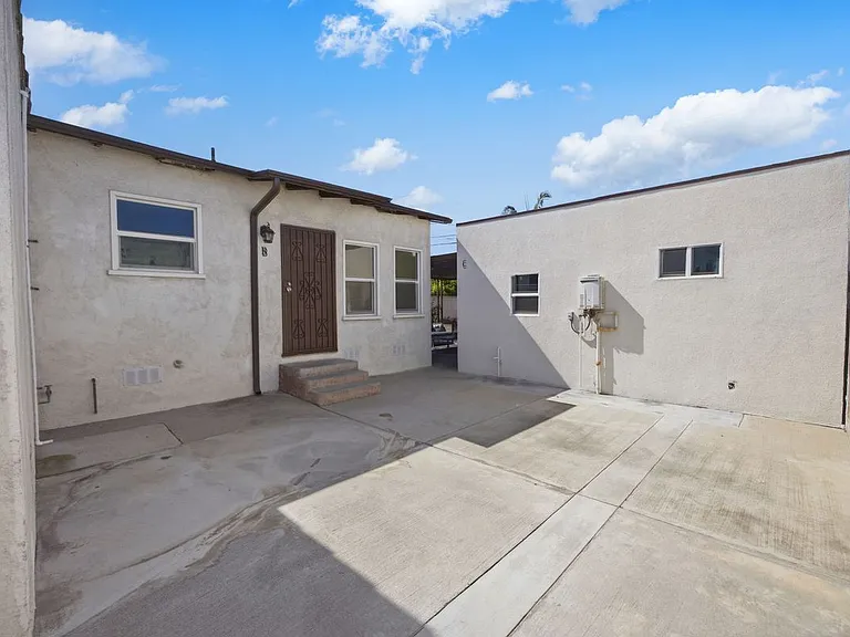 2565 Kansas Ave #B — Photo 2