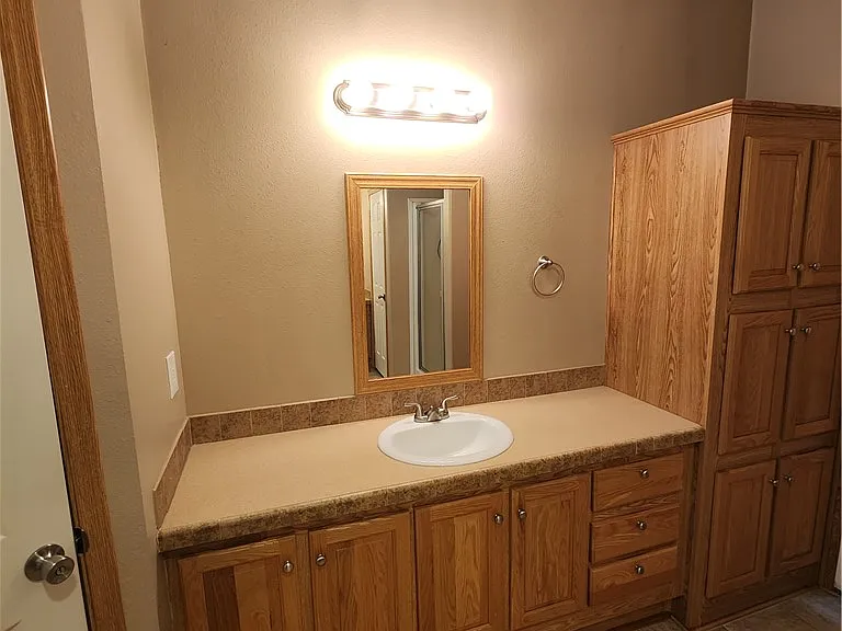 3738 Smetana Rd — Photo 15