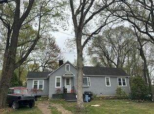 18 Baldwin Rd, Sound Beach, NY 11789