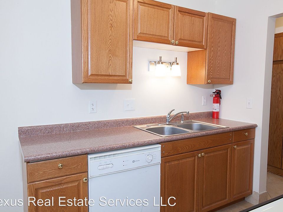 1st image of 1031 Cromwell Ave APT 102