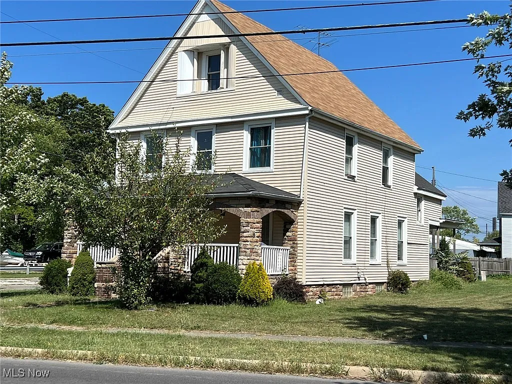 2505 Elyria Ave photo 1