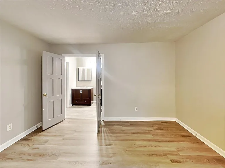 4790 Matterhorn Dr — Photo 7