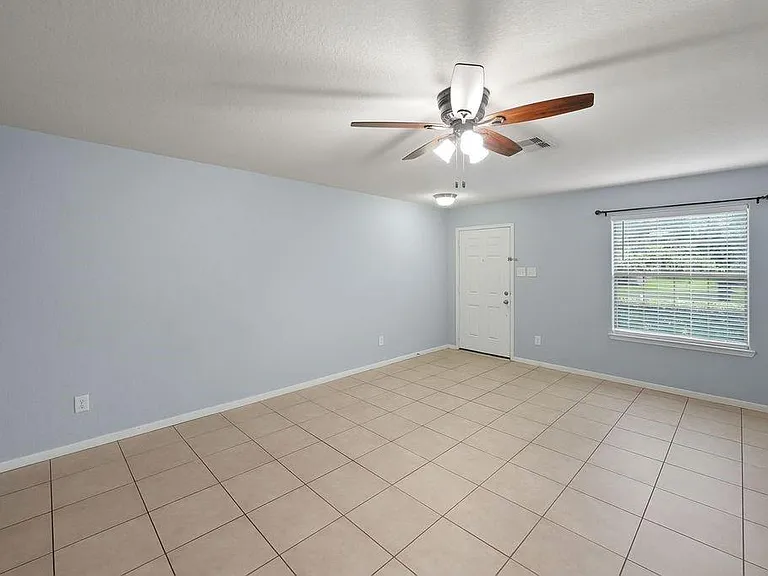 4513 Clemwood Ln — Photo 3