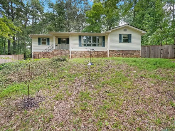 511 Sussex Ave, Sanford, NC 27330
