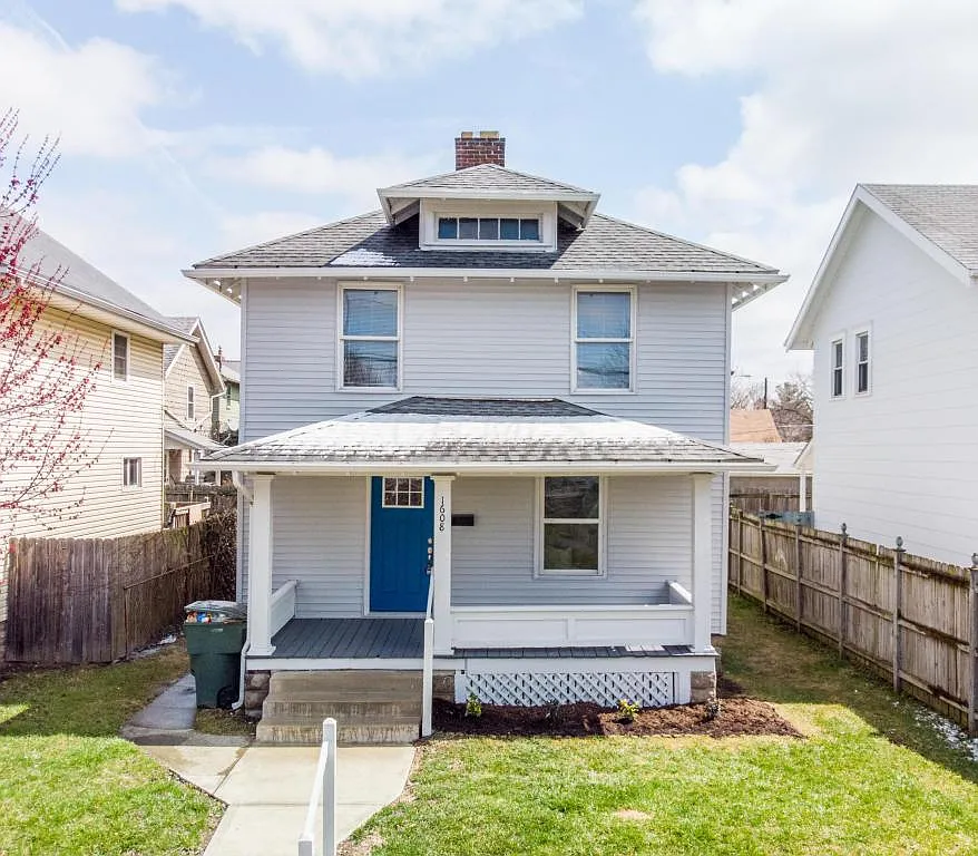 1608 Bruck St photo 1
